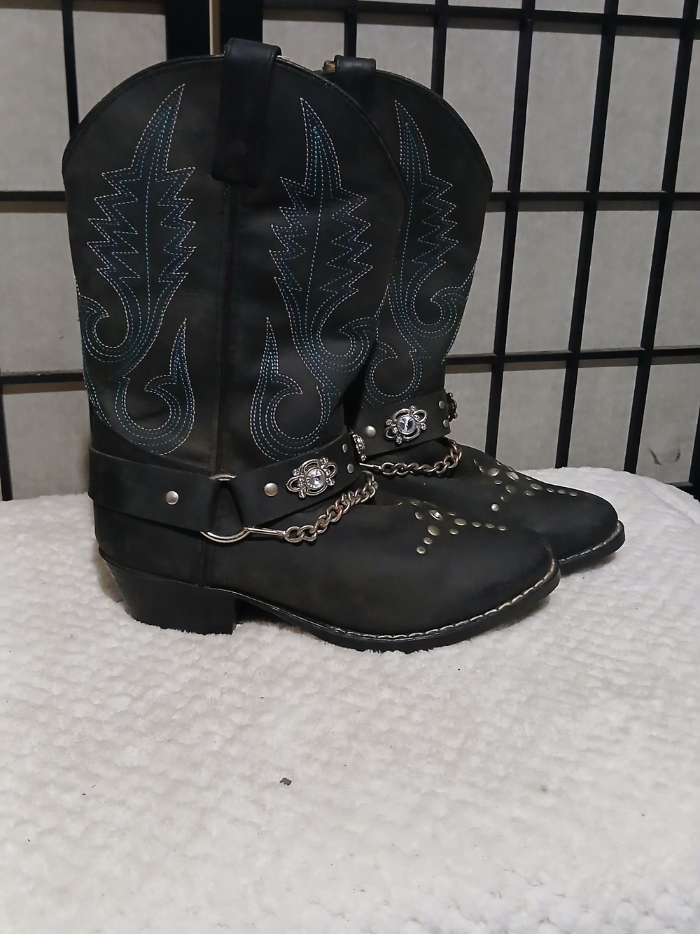Black Studded Western Heeled Boots with Chain Accent - Picture 5 of 11